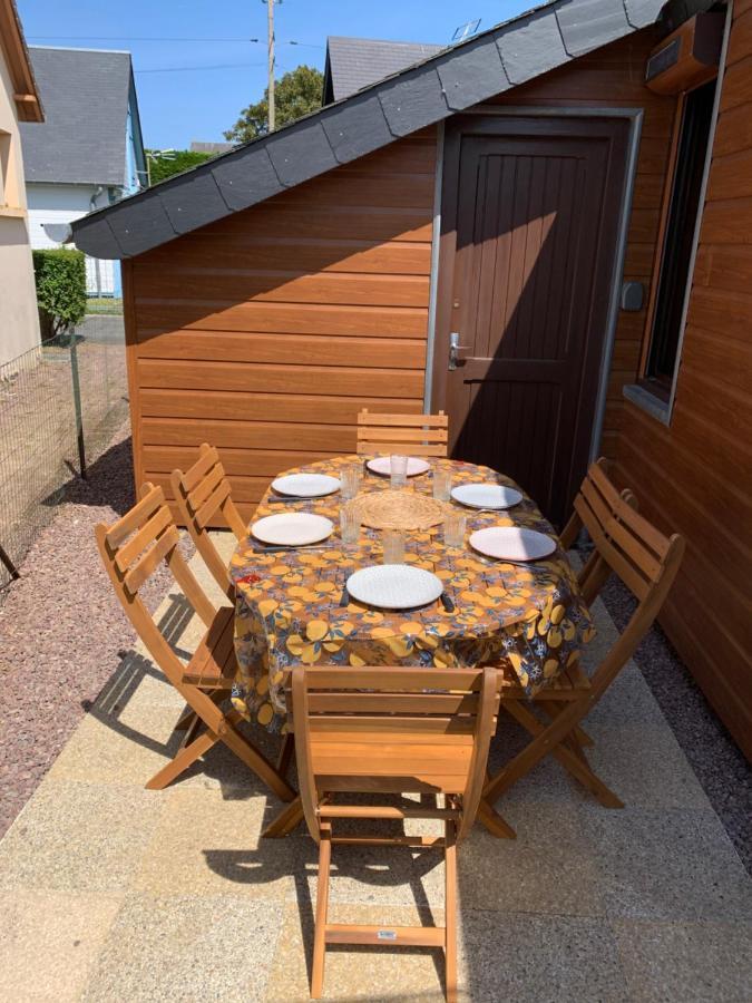Chaleureux Chalet En Bord De Mer แมร์วิลล์-ฟรองซีวิลล์-พลาจ ภายนอก รูปภาพ
